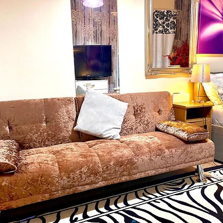Comfy Double Bedroom With A Private Toilet London Luaran gambar